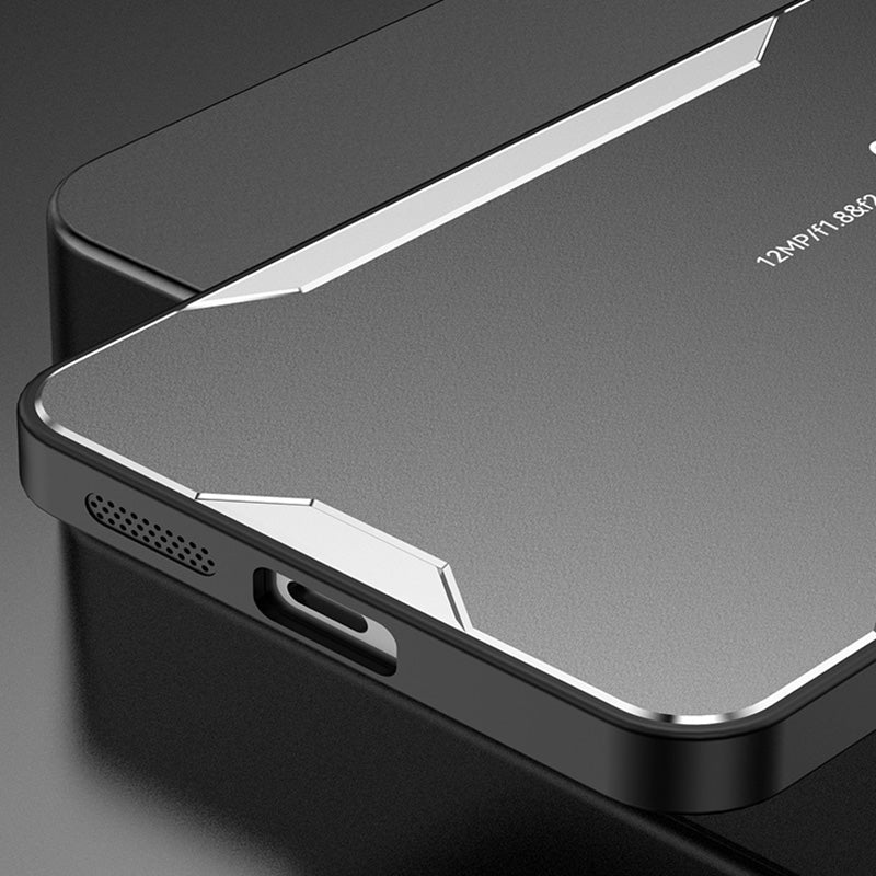 For Samsung Galaxy S22 Ultra 5G Back Case Military Aluminum Alloy Sturdy Protective Cover - Silver For Samsung Galaxy S22 Ultra 5G Back Case Military Aluminum Alloy Sturdy Protective Cover - Silver
